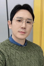 Hyuk Jun Cho
